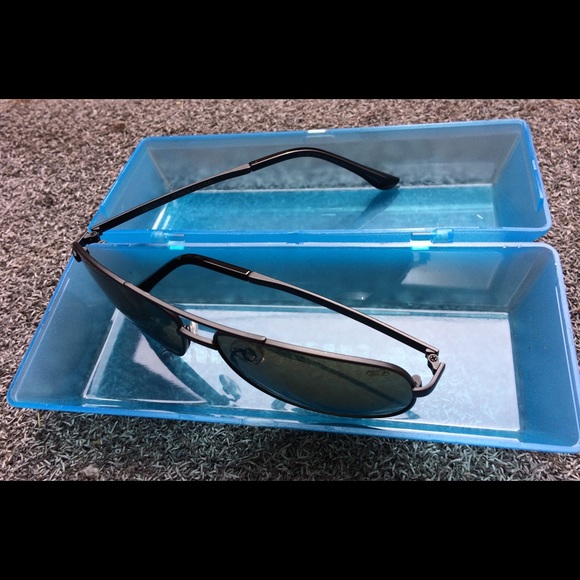 ChilliBeans Sunglasses - Picture 2 of 2